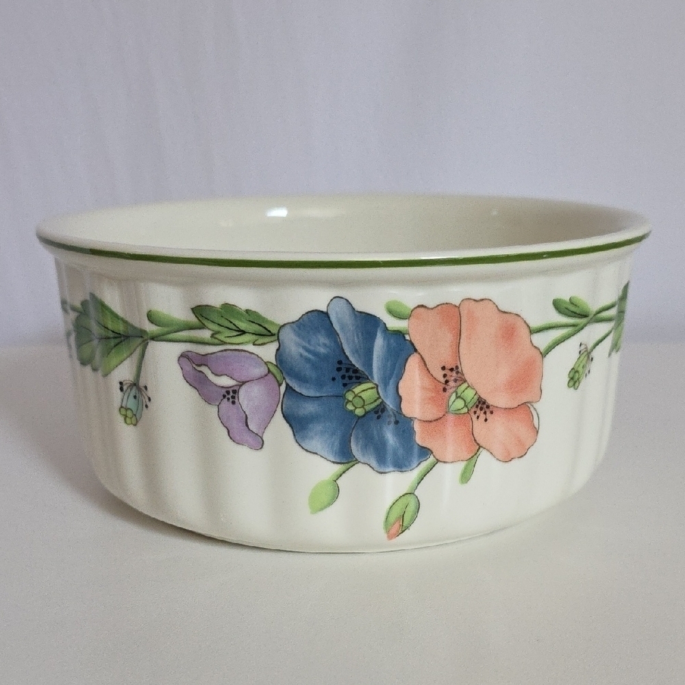 Villeroy & Boch Amapola 7" Ribbed Souffle Dish